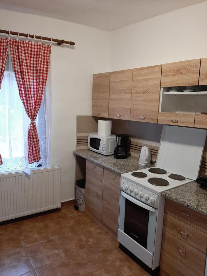 Seosko Domacinstvo „Gabar” Villa Custica Екстериор снимка